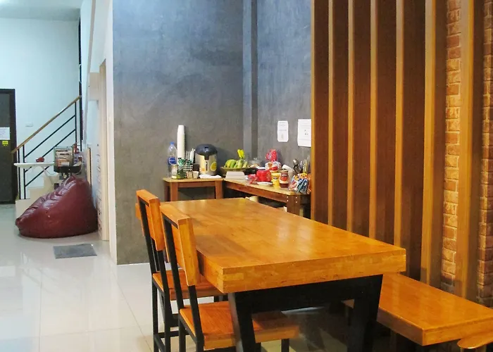 Homey-sleepy Don Mueang Airport 旅馆